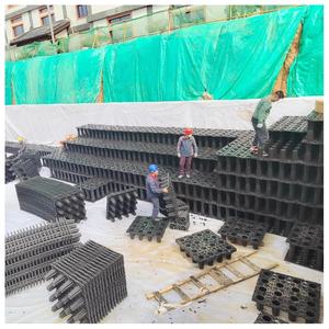 Réservoir d'atténuation modulaire en polypropylène emboîtable haute capacité 50t pour usage extérieur en jardin, remplace le <span class=keywords><strong>béton</strong></span> souterrain pour l'eau de pluie - Product Image 1