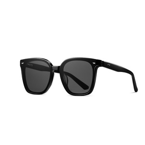 Gafas de Sol Ovaladas con Montura Completa P1004, Protección UV400, Unisex, Montura Cómoda y a la Moda - Product Image 2