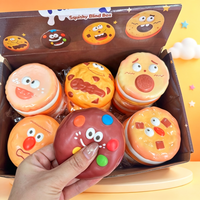 Boîte mystère de jouets anti-stress en forme de biscuits à visages amusants, jouet sensoriel en PU à rebond lent, jouet à presser mignon en forme d'aliments pour enfants