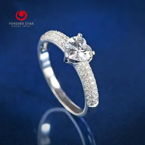 定制14K白金时尚心形碳硅石环侧面钻石订婚戒指