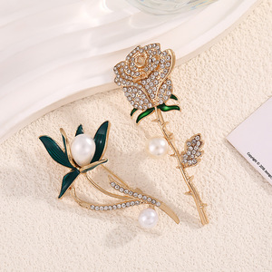 Cute Panda Brooch With Pearl Flower Zinc Alloy <b>Crystal</b> Rhinestone Women's Fashion Brooch Gift - Product Image 3