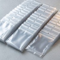 Sac d'emballage en plastique OPP transparent auto-adhésif personnalisé de haute qualité avec trou de suspension pour carte