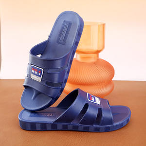 Chaussons d'hôtel pour hommes - Été, semelle souple, antidérapants, résistants à l'usure, légers, couleur unie, chaussures de bain à enfiler - Product Image 4