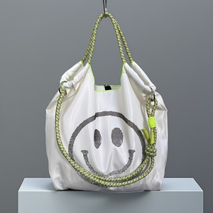 Sac fourre-tout en toile MX réutilisable, motif ours mignon et coquin, imprimé personnalisé, sac à main décontracté minimaliste pour le quotidien, fermeture à bouton, pour le déjeuner et le shopping - Product Image 2