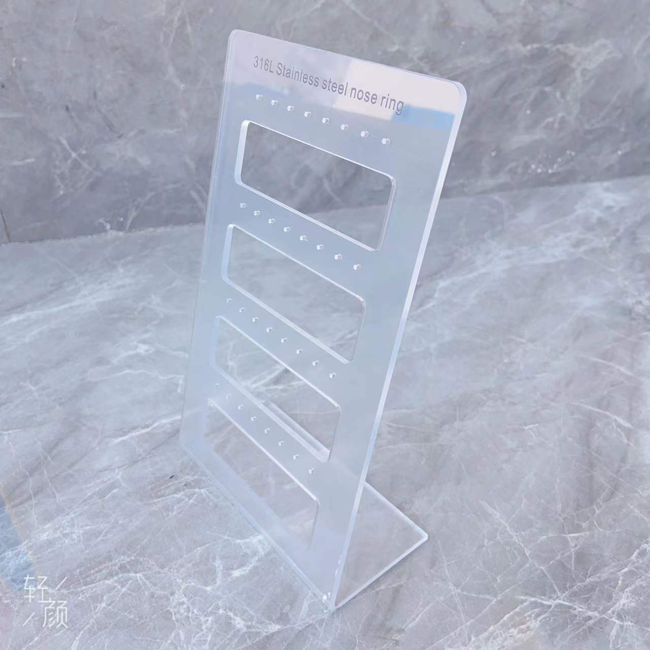 โปร่งใส 3