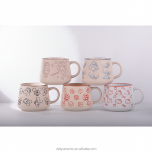 Juego de Tazas de Café de Cerámica con Calcomanías de Dibujos Animados Personalizadas, Tazas de Té de Gres Aptas para Alimentos, Tazas de Leche con Personajes de <span class=keywords><strong>Disney</strong></span> y Sanrio Impresos al por Mayor - Product Image 1