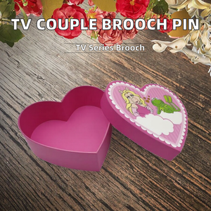 เข็มกลัดรูปหัวใจ กล่องแข็ง ลายเทวดา ธีมคริสต์มาส สร้างสรรค์ การ์ตูน ซีรีส์ทีวี สีแดง รูปหัวใจ โลหะผสม ลายหยดน้ำมัน แฟชั่น สนุกสนาน โลโก้ ทอง - Product Image 2