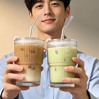 Gobelet en verre transparent à rayures simples avec couvercle et paille pour café, thé, petit-déjeuner – Vaisselle en verre idéale pour le bubble tea