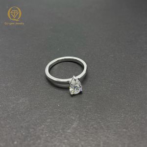 Bague solitaire au design minimaliste, diamant de laboratoire taille poire de haute qualité avec certificat IGI, or blanc 18 carats, personnalisable pour bague de fiançailles - Product Image 1