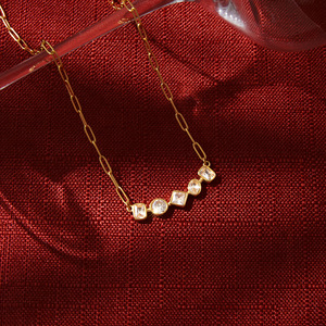 Collier géométrique en zircon plaqué or 18 carats avec serti clos, idéal pour le quotidien - Product Image 4