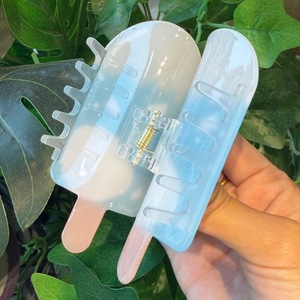 กิ๊บติดผมพีวีซีแบบขายส่ง พิมพ์โลโก้ได้ ดีไซน์<span class=keywords><strong>มะพร้าว</strong></span> 3 มิติ ขนาดใหญ่ สีฟ้า สำหรับผู้หญิง ร้านบูติก - Product Image 5