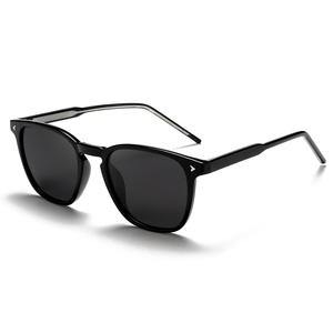 Gafas de Sol Polarizadas Unisex Grey Jack UV400 con Marco de Metal TR y Lentes TAC Tipo 3 para Conducir y Uso en Exteriores - Product Image 2