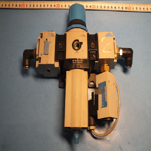 Plc Lfr-m2-g1/4-e1wbr0rg &amp;   <span class=keywords><strong>Hea</strong></span>-m2-g1/4 Frm-m2-g1/2 Pev-1/4-b-od pour produit sous garantie - Product Image 1
