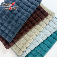 Tissu en fausse fourrure de lapin Kingcason 100% polyester, couleur Pantone personnalisée, à rayures, pour vêtements, couvertures, décoration de canapé et de la maison