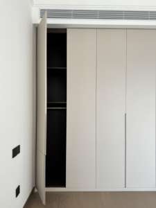 Armoire autoportante minimaliste blanche moderne, construction robuste, montage rapide, essentiel pour l'espace de vie - Product Image 5