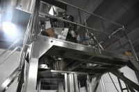 Nouvelles machines d'emballage multifonctionnelles de boulettes de chocolat d'aliments surgelés Film d'aluminium de papier plastique Composants en acier PLC Core Chemical
