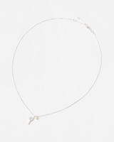 Collier avec pendentif mini raquette de tennis en acier inoxydable et petite perle, chaîne fine et délicate, bijoux sportifs pour les femmes amoureuses du tennis