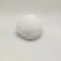 Pendentifs en fausse fourrure DIY en stock en gros, forme de boule de 3 cm à 10 cm, style fourrure de lapin, provenant de la source du fabricant