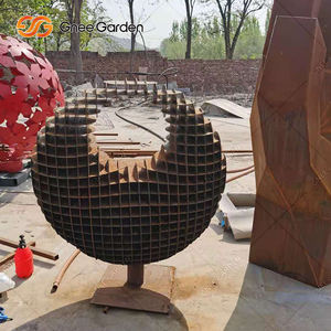 Vente en gros grand art de jardin de sphère creuse en acier corten avec patine rouge rouille naturelle - Product Image 6