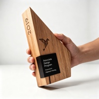 Trophée en bois géométrique personnalisé, plaque de récompense en bois gravée pour souvenir de cérémonie d'entreprise