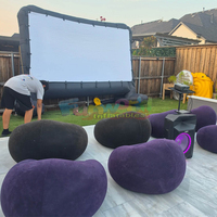 Écran de cinéma gonflable commercial pour extérieur en bâche PVC avec canapés et chaises de théâtre