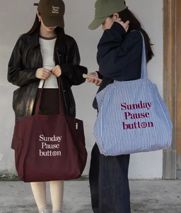 Bolsa de Mano Personalizada con Logotipo, Sostenible, Ecológica, Reciclada, de Algodón Orgánico Negro Regenerativo, Minimalista, de Color Sólido - Product Image 2