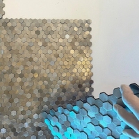 Mosaïque en métal en aluminium massif Conception de surface haute et basse personnalisée pour intérieur moderne pour murs de chambre à coucher de salon de salle de bain