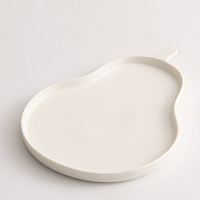 Assiette à dessert en porcelaine esthétique en forme de poire, créative et minimaliste, motif silhouette de fruit, en céramique écologique brillante, pour snacks, salades et fêtes