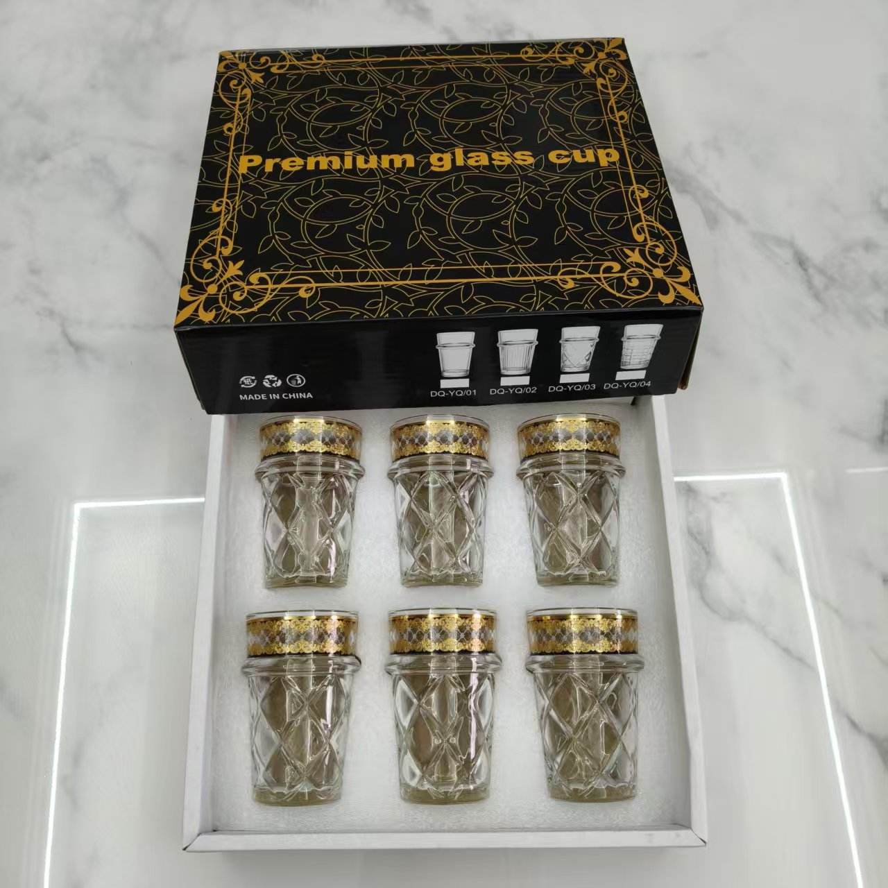 Set di 6 bicchieri trasparenti