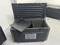 Valise de transport HDPE étanche et antichoc, empilable, avec roulettes pivotantes et séparateurs intérieurs mobiles pour équipement de scène, câbles et outils à main