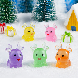 Breloques en résine de rennes célestiels oniriques, très populaires, pour kits de bricolage de coques de téléphone, décorations miniatures de Noël qui brillent dans le noir - Product Image 5