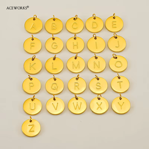 Disco con Letras del Alfabeto de 12 mm |   Colgante Redondo de Acero Inoxidable con Baño de Oro PVD de 18K y Letra Inicial Grabada para la Creación de Joyas - Product Image 2