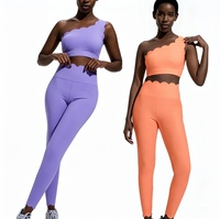 Ensemble de sport 20 couleurs : Soutien-gorge de sport rembourré antichoc à une épaule avec bord festonné et pantalon taille haute pour le fitness, le yoga et l'entraînement