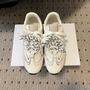 2025 principios de primavera nuevo estilo de zapatos deportivos informales para hombres y mujeres zapatos planos con punta de bloque de Color parte inferior aumento de altura sólido Moral suave - Product Image 1