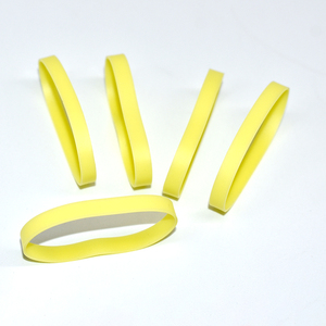 Élastique jaune <span class=keywords><strong>transparent</strong></span> élastique personnalisé bandes de <span class=keywords><strong>silicone</strong></span> pur pour l'argent bureau école maison - Product Image 3