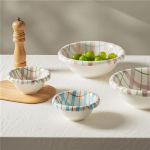 Juego de Platos de Cerámica Gruesa con Diseño de Cuadrícula Pintado a Mano en Tonos Pastel, Vajilla para el Hogar - Product Image 4