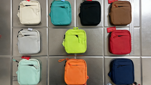 时尚品牌男士单肩斜挎包手机胸包户外运动设计师女包 - Product Image 5