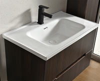 Ensemble de meuble-lavabo de salle de bain moderne en bois cannelé foncé, écologique, style ferme, avec armoire latérale haute et miroir LED nervuré mural, résistant à l'eau