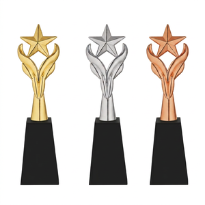Trofeo estrella premium para celebraciones de logros. Trofeo deportivo de alta calidad con elegante acabado metálico para campeones de torneos. - Product Image 1