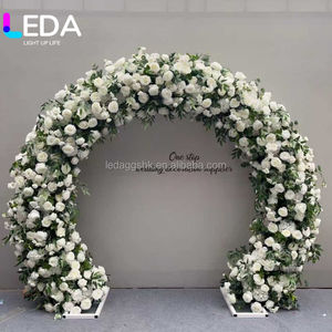 LEDA – Nouvelle Décoration de Couloir de Mariage en Soie Artificielle de Luxe Personnalisable, Arche Florale Artificielle pour Allée de Cérémonie, Disponible à la Vente - Product Image 1