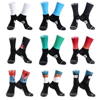 Vente en gros de chaussettes de cyclisme sport Impression par sublimation Crew aero Fit Chaussettes de compression sport logo personnalisé Hommes Nylon