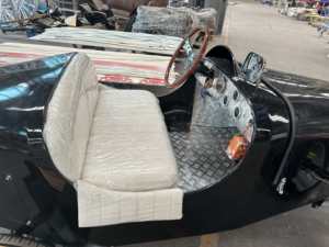 Coche clásico HYS de cuatro ruedas, maravilloso para hacer turismo. - Product Image 6