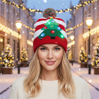 Commercio all'ingrosso Jacquard Pom Pom con risvolto Beenies cappello adulti bambini LED cappellino di natale con luci