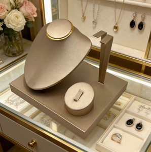 Ensemble de présentoirs à bijoux en cuir PU, buste pour colliers, support pour boucles d'oreilles et bagues, accessoires de vitrine pour bijouterie de détail - Product Image 3