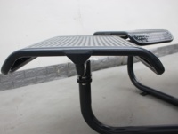 Table de pique-nique commerciale carrée ronde en acier pour l'extérieur avec banc Mobilier d'extérieur Table à manger en métal pour restaurant avec trou pour parapluie