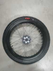 Jeu de roues Talaria Mx5 Supermoto, roues Talaria Mx5 de 17 pouces avec pneus route - Product Image 4