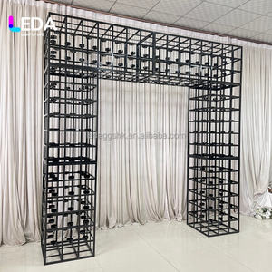 Arche murale décorative en métal noir LEDA sur mesure pour mariage, panneau d'entrée en grille, mur de bougies en fer noir pour événements - Product Image 1
