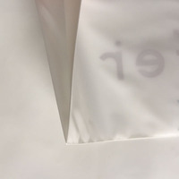 Sac cadeau en plastique PE polyester mat blanc givré personnalisé, réutilisable, recyclable, de haute qualité, avec cordon de serrage