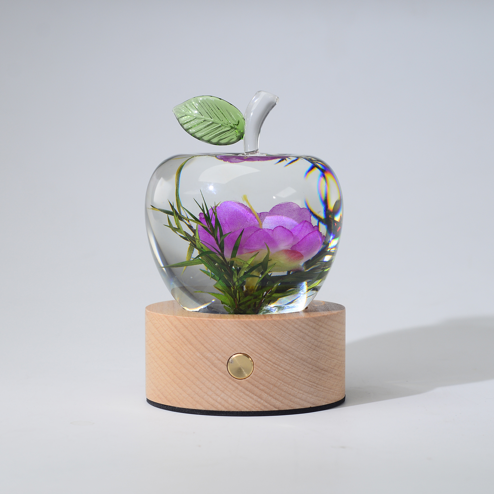 Colorful apple trophy-style 02