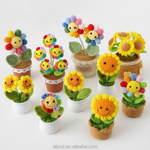 Maceta de Girasol Sonriente Tejida a Crochet, Hecha a Mano, Mini Maceta de Girasol de Ganchillo - Product Image 1
